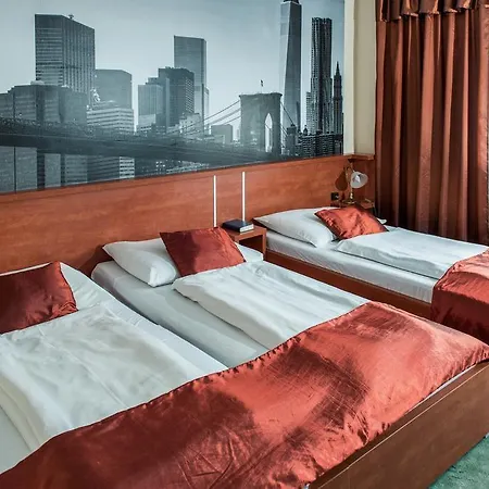 Hotel Europa Es Etterem 3*