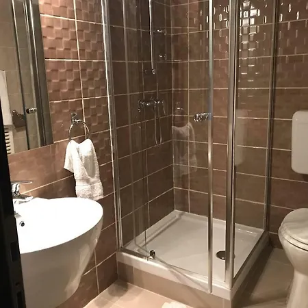 Europa Es Etterem Hotel 3*